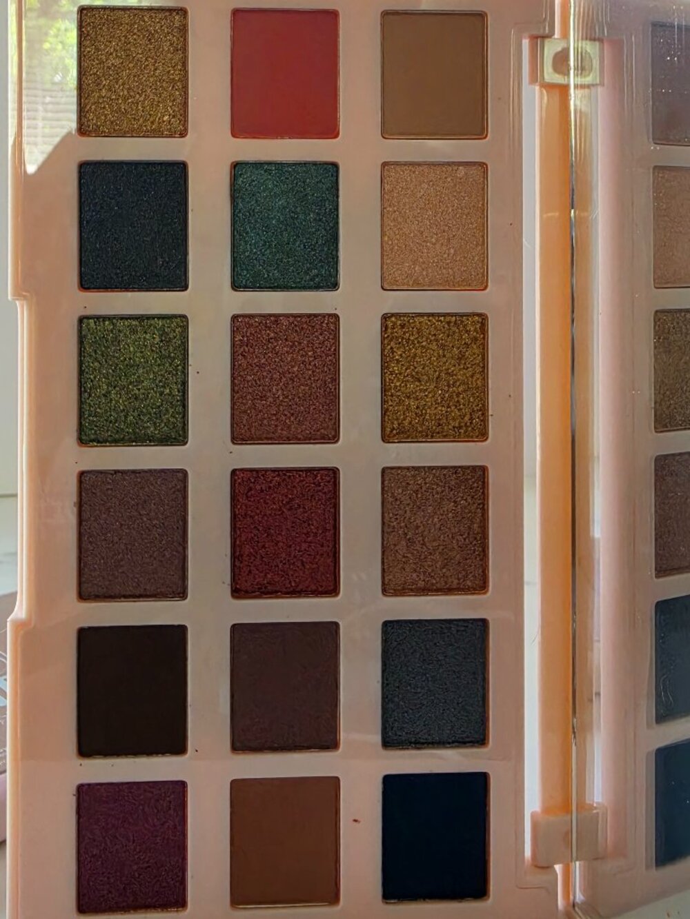 Ciate The Editor Palette New England Eyeshadow Palette
